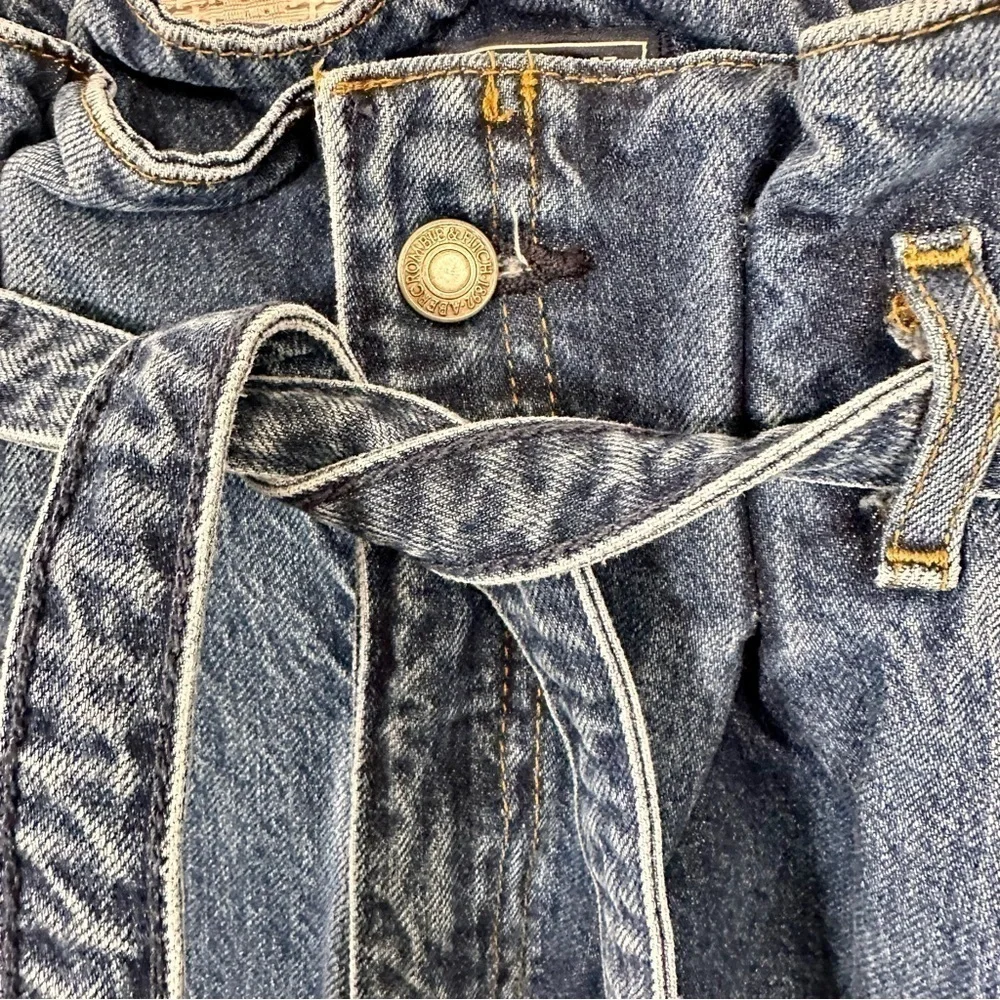 Abercrombie & Fitch paperbag waist mom jeans size 27